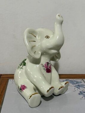 Vintage Baum Bros Elephant Figurine: Hand-Painted Porcelain 10K Gold Trim